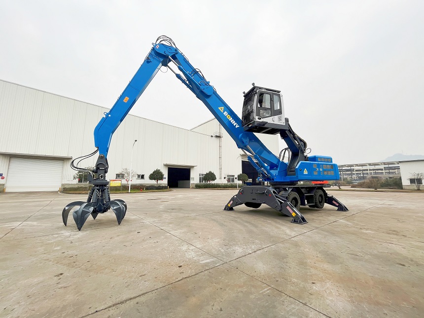 抓鋼機.jpg 抓鋼機.jpg