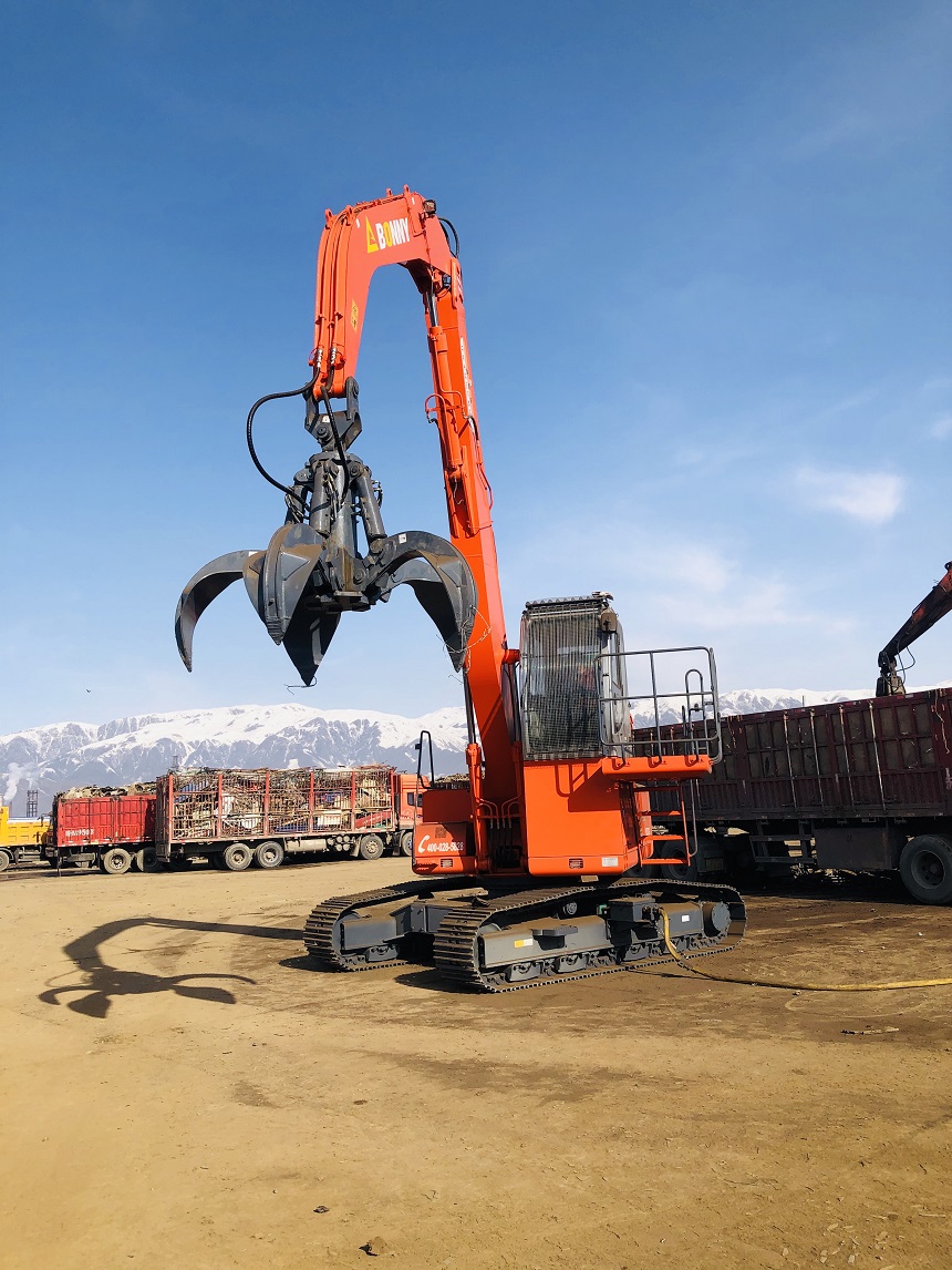 抓鋼機.jpg 抓鋼機.jpg