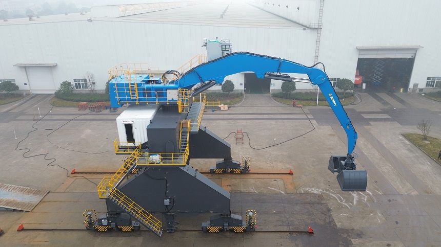 抓料機(jī).jpg 抓料機(jī).jpg