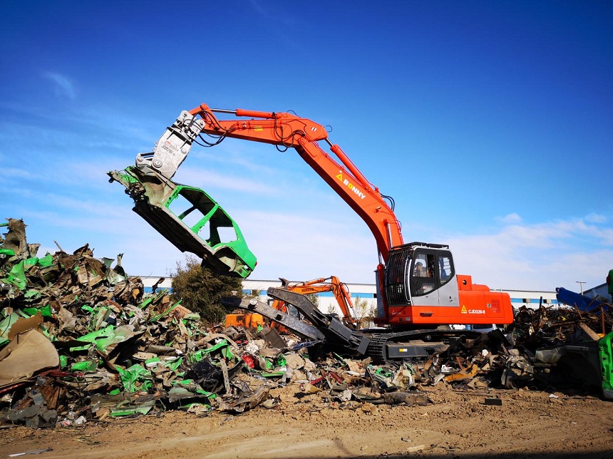 報廢汽車拆解機.jpg 報廢汽車拆解機.jpg