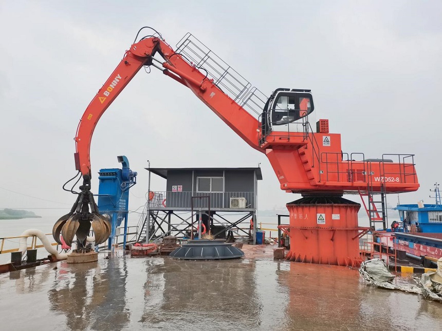 抓料機(jī).jpg 抓料機(jī).jpg