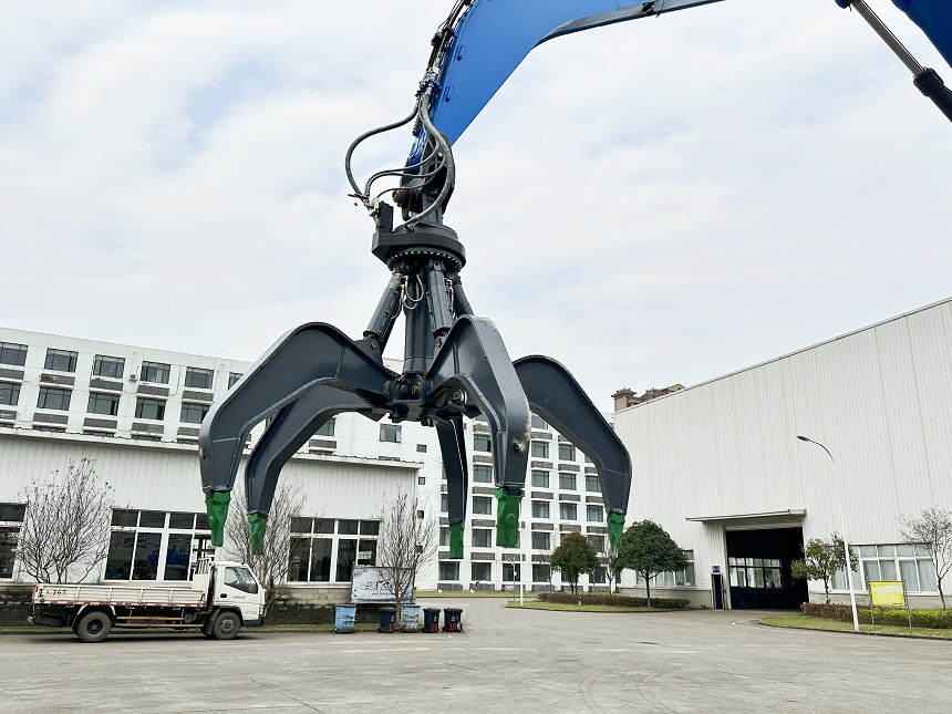 抓料機.jpg 抓料機.jpg