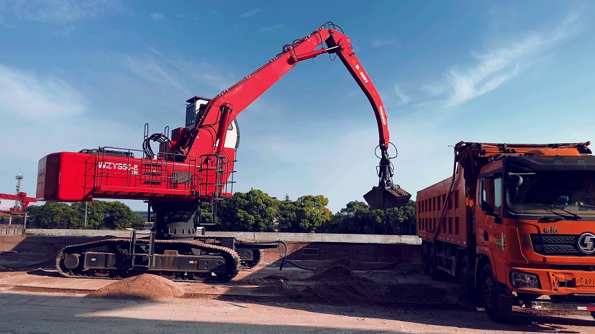 抓料機.jpg 抓料機.jpg