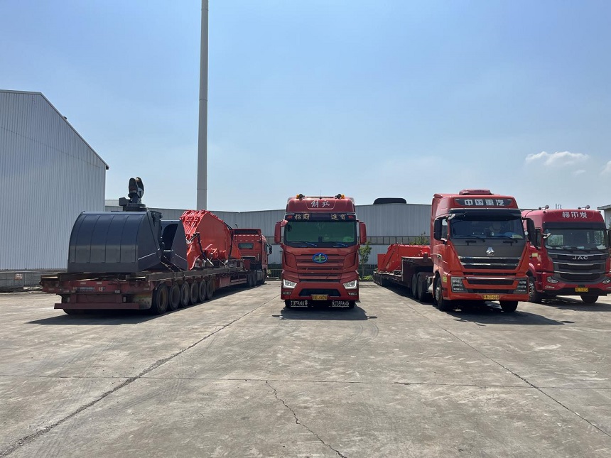 抓料機(jī)發(fā)貨現(xiàn)場.jpg 抓料機(jī)發(fā)貨現(xiàn)場.jpg