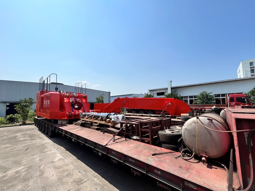 邦立重機(jī)發(fā)貨現(xiàn)場.jpg 邦立重機(jī)發(fā)貨現(xiàn)場.jpg