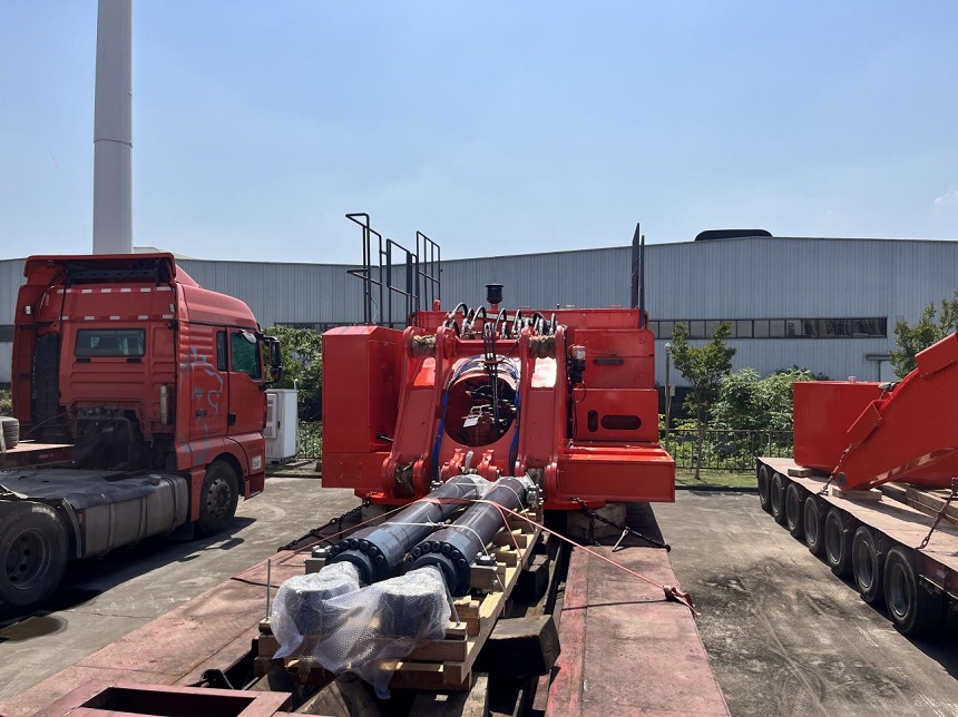 邦立重機(jī)發(fā)貨現(xiàn)場.jpg 邦立重機(jī)發(fā)貨現(xiàn)場.jpg